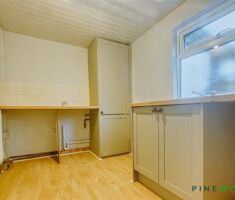 3 BEDROOM House - Semi-Detached - Photo 2
