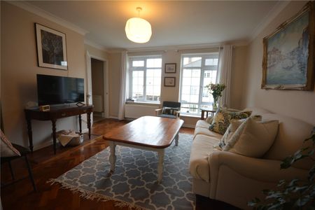 Manor House Court, West Street, Epsom, Surrey, KT18 7RN - Photo 2