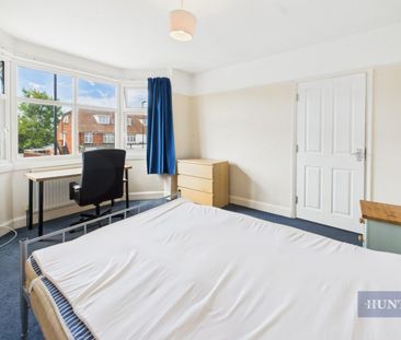 4 bedroom House To Let - Photo 3