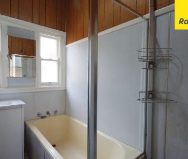 LARGE FAMILY HOME IN PERFECT LOCATION - Photo 6