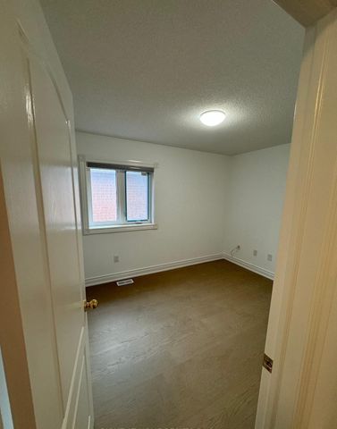 For Lease - 169 Flagstone Way, Newmarket, Ontario - Photo 2