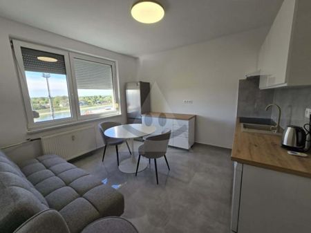1-izbový byt byt, Komárno, Sídlisko VII, Dunajské nábr. - Photo 2