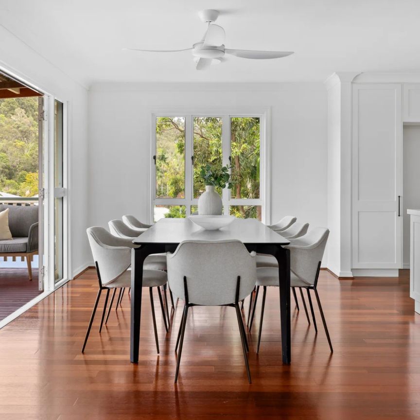 SPACIOUS FAMILY HOME WITH VIEWS - Photo 1