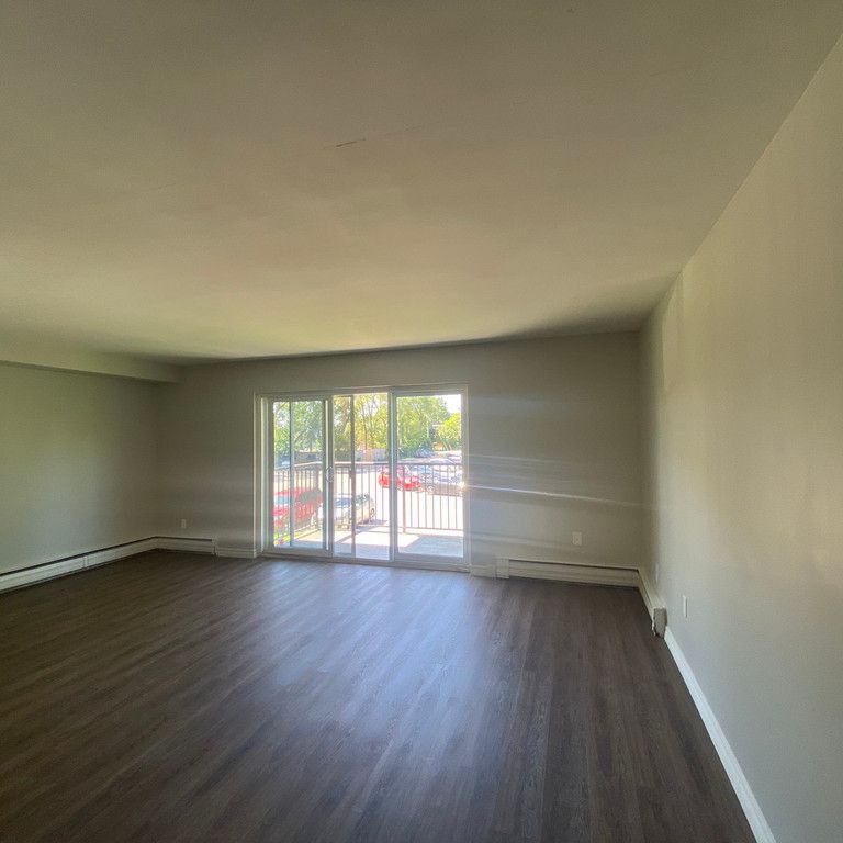 Three Bedroom Apartment - Photo 1