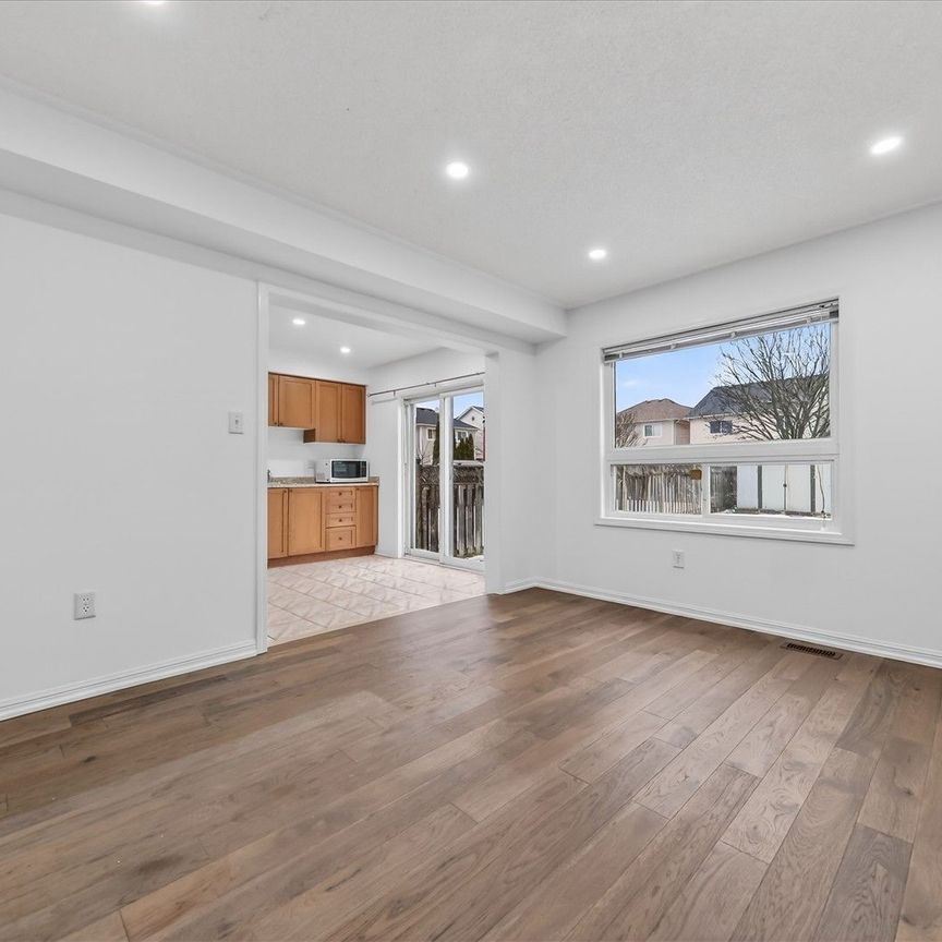 For Lease - 1535 Sarasota Crescent, Oshawa, Ontario - Photo 1