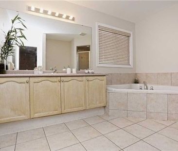 For Lease - 26 Slessor Lane Unit# Upper, Brampton, Ontario - Photo 4