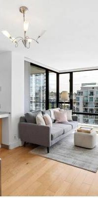 Stunning 1BR At The Sky Building Urban Luxury In Lower Lonsdale - Photo 1