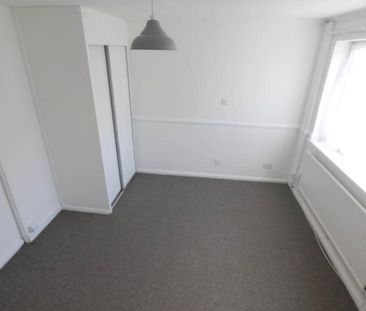 4 bedroom terraced house to rent - Photo 2
