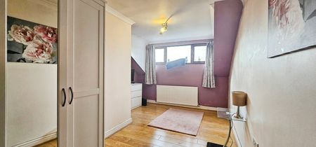 Stanwell New Road, Staines-upon-Thames, Surrey, TW18 4HY - Photo 3