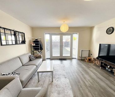 3 bedroom semi-detached house to rent - Photo 2