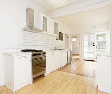 Beautiful 3-Bedroom Home in Macleod - Photo 1