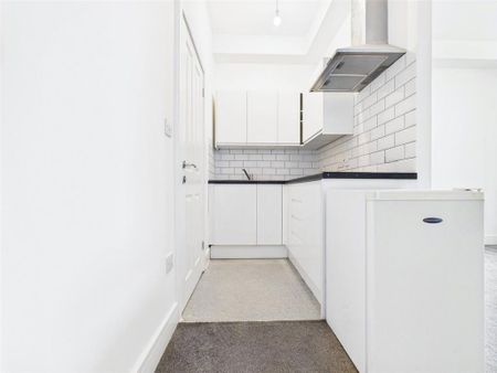 Property to rent - Photo 5