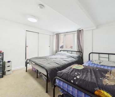 East Hill, Colchester - Photo 2