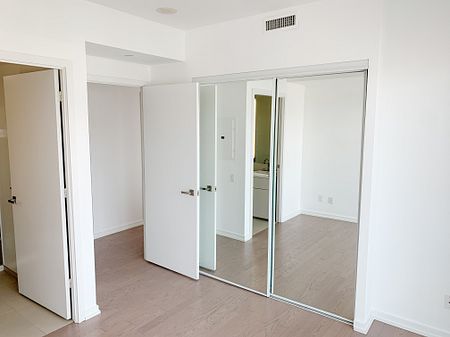 Sunfilled 2Bed, 2Bath Corner unit 101 Peter, 38th floor - Photo 5