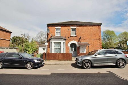 Ballards Lane, Finchley Central, N3 - Photo 2