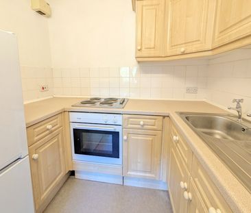 Mount Hermon Road, Woking, Surrey, GU22 - Photo 2