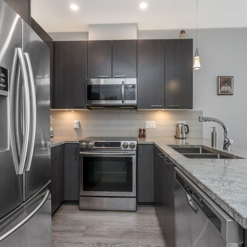 Stylish Condo - Photo 1