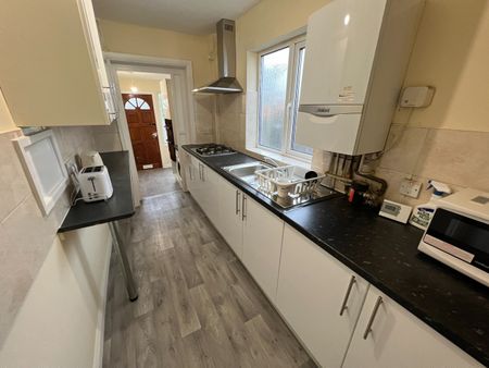 Room in a Shared House, Tokyngton Avenue, HA9 - Photo 4