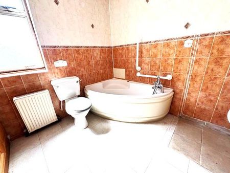 3 bedroom terraced house to rent - Photo 4