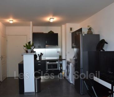 Location Appartement 1 pièce 32m² LA VALETTE DU VAR 83160 - Photo 2