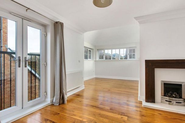 4 bedroom detached house to rent - Photo 1