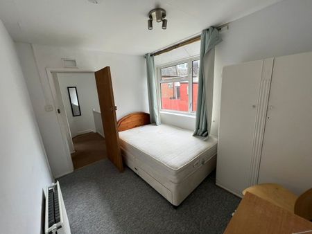 Greenwood, Penryn, TR10 - Photo 2