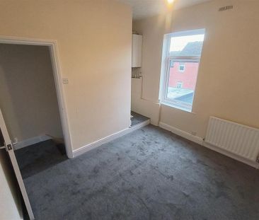 2 bedroom property to rent - Photo 3