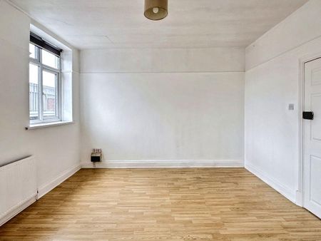 2 bed upper flat to rent in NE32 - Photo 4