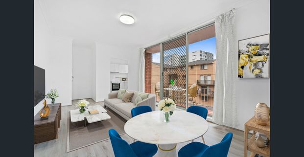 2 BEDROOM - RENOVATED UNIT WITH LOCK-UP GARAGE! 350M TO AUBURN STATION - Photo 1