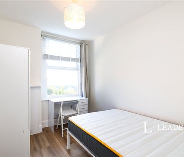 3 bedroom property to rent Gladstone Road, Watford, Hertfordshire, ... - Photo 2