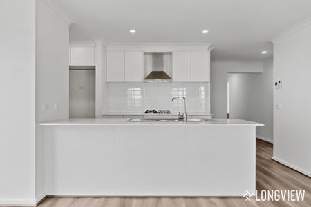 5 Newcastle Road, Rockbank VIC 3335 - House For Rent | Domain - Photo 3