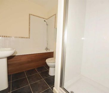 2 bedroom flat to rent - Photo 6