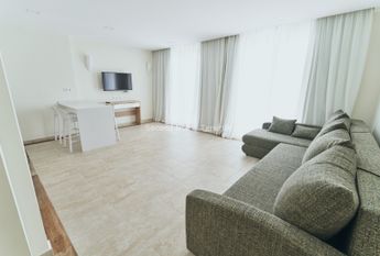 Beautiful New and modern 2 bedroom apartments for rent in Palm mar