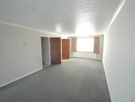 3 bedroom semi-detached house to rent - Photo 2