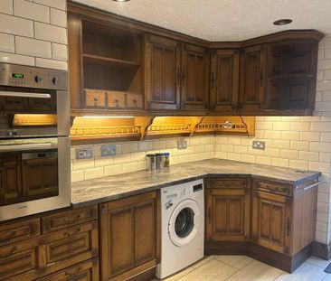 4 bedroom semi-detached house to rent - Photo 4