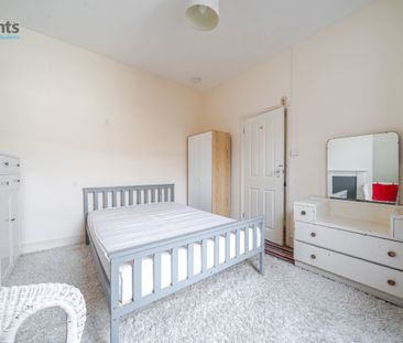 4 bedroom terraced house to rent - Photo 2