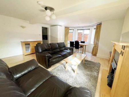 2 bedroom flat to rent - Photo 2