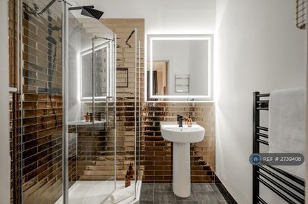 3 bedroom flat to rent - Photo 3