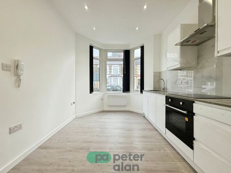 Inverness Place, CARDIFF - Photo 4