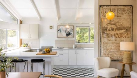 Space, Sunshine & Timeless Design - Photo 2