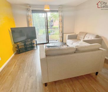 1 Bedroom Apartment - Photo 2