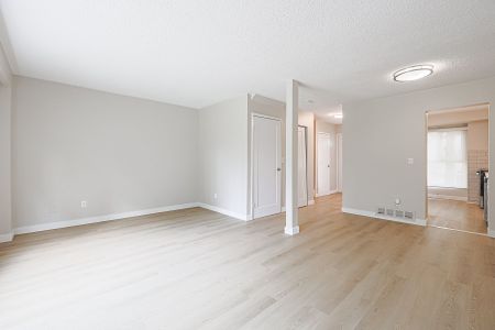 For Lease - 560 Waverly Street Unit# 29, Oshawa, Ontario - Photo 2