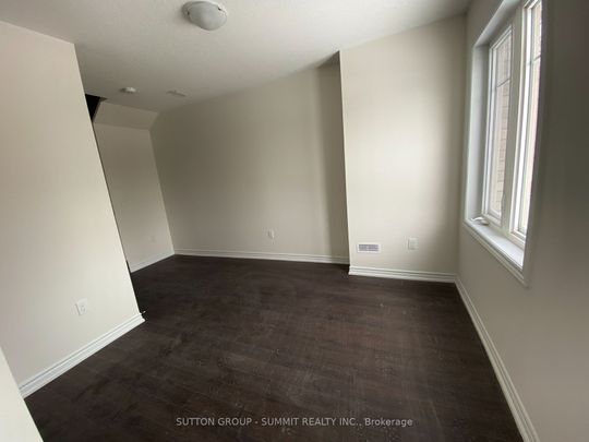 Townhouse For Lease | W8130100 - Photo 1