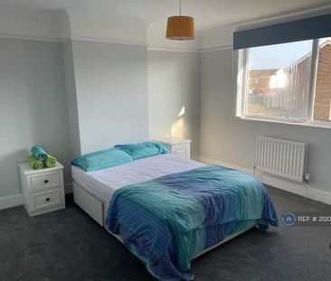 3 bedroom terraced house to rent - Photo 6