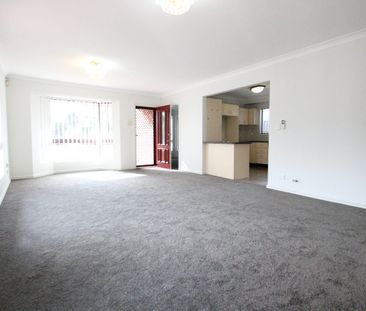 CLOSE TO SCHOOLS, TRANSPORT & SHOPS - Photo 4