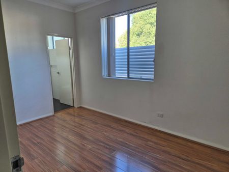 Wentworthville - Photo 2