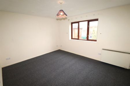 2 BED Apartment To rent - Photo 2