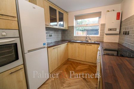 2 bedroom maisonette to rent - Photo 5
