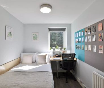 Classic Three Bed - Photo 3