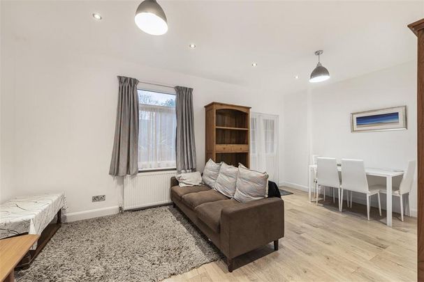 3 bedroom end of terrace house to rent - Photo 1